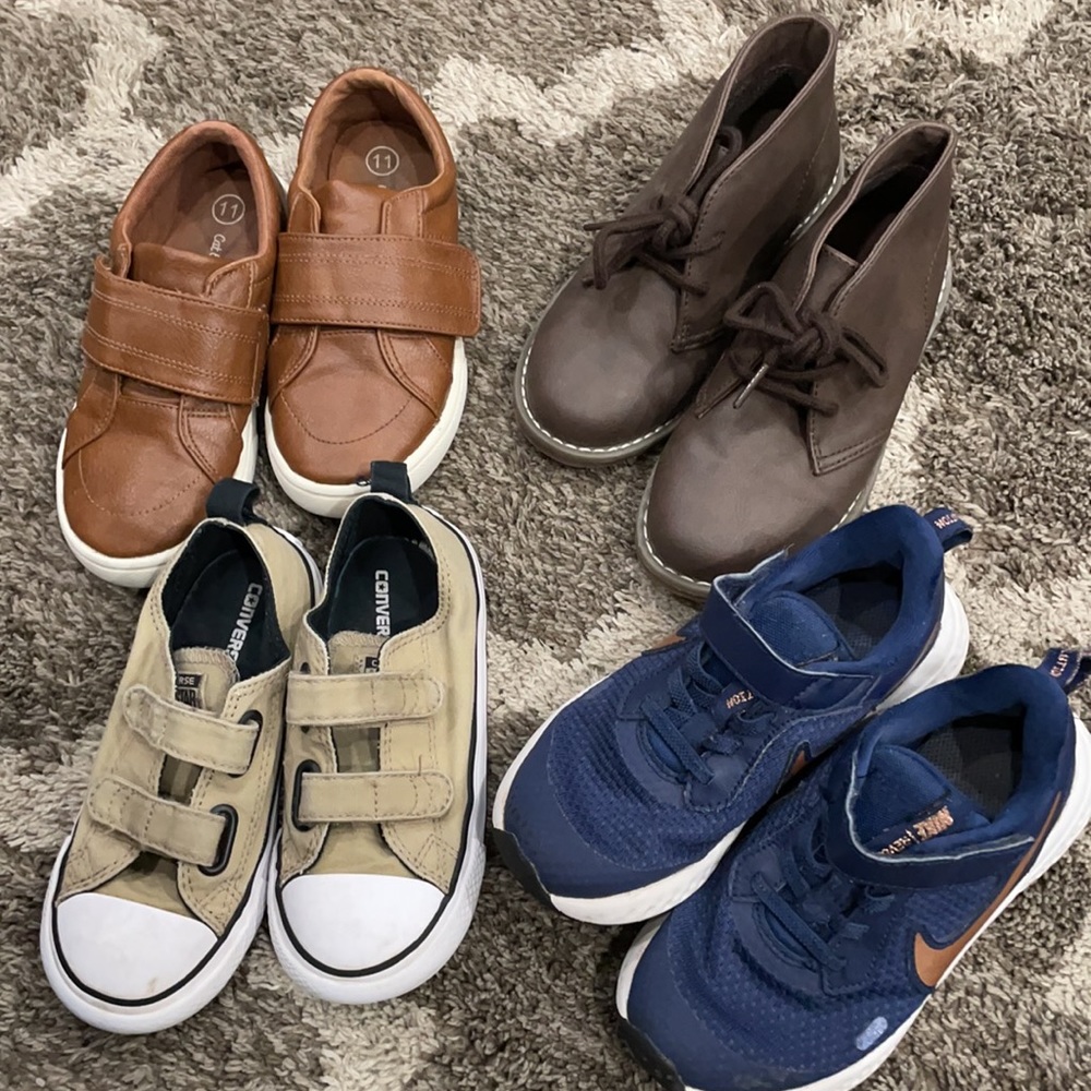 Boys shoes 4 pairs